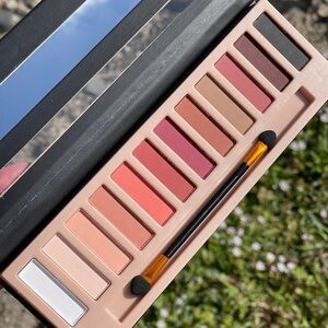 NAKEDS BEAUTY Matte Eyeshadow Palette